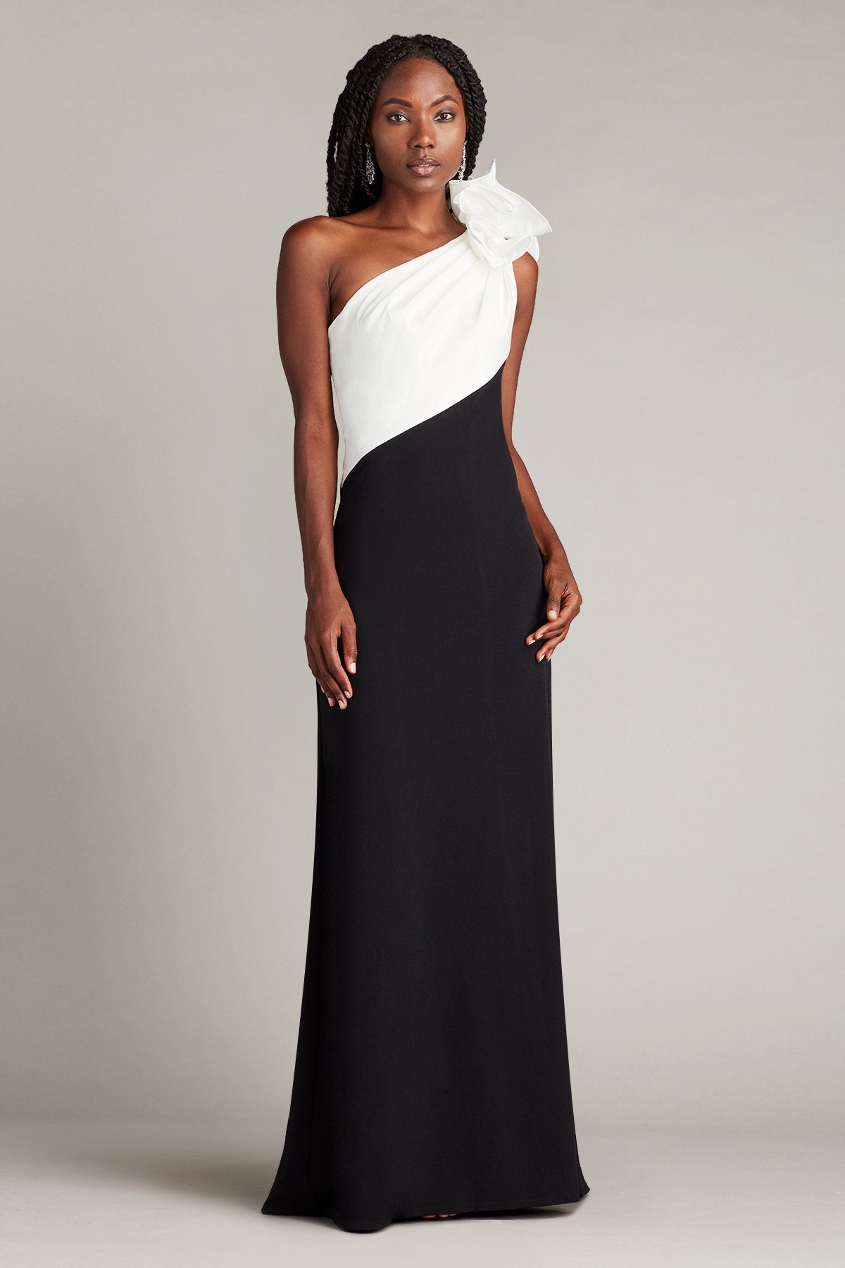 カオファルDomani コラボレーションショートスリーブプルオーバー Korra One-Shoulder Contrast Gown – Tadashi Shoji Official Online
