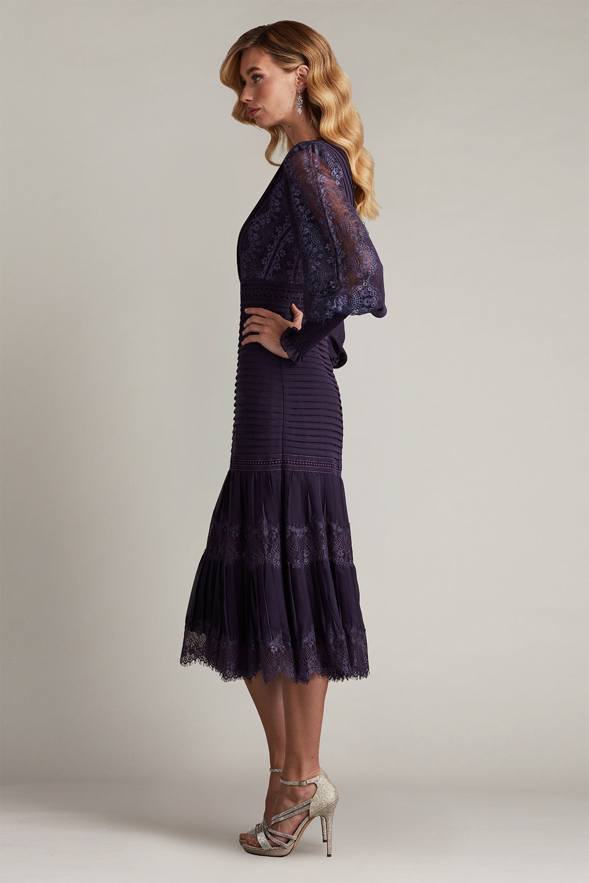 SHO BY TADASHI SHOJI ワンピース Foxie One-Shoulder Gown – Tadashi Shoji Official Online Boutique