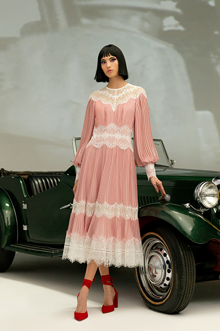 PALE PINK PLEATED CHIFFON AND CONTRAST LACE BISHOP SLEEVE MIDI DRESS